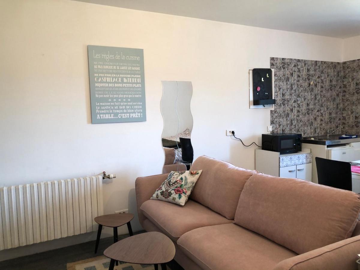 Studio 20 Min De La Mer Ideal Pour Les Deplacements Professionnels Plouaret Luaran gambar